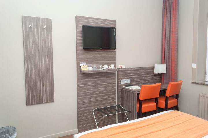 Room 13 of 31