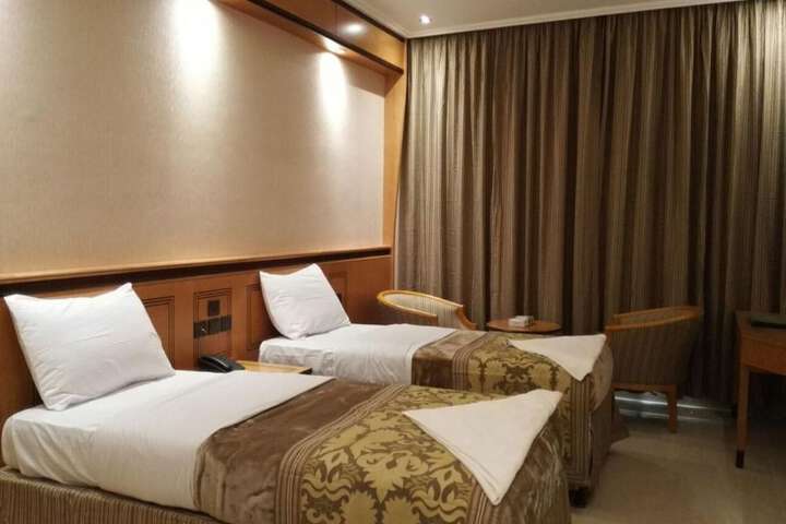 Room 15 of 22