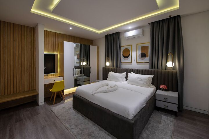 Room 50 of 81