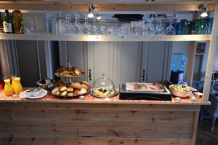 Breakfast buffet