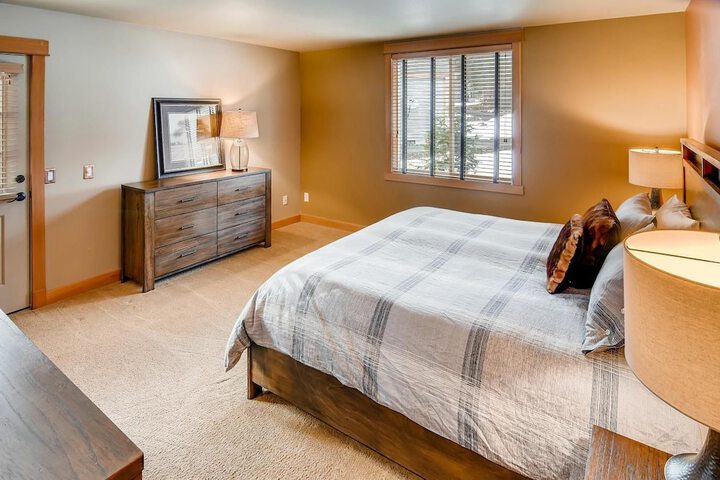 Room 4 of 31