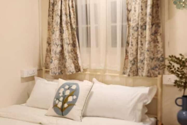 Room 11 of 21