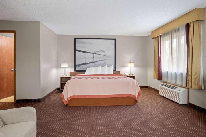 1 King Bed (24 of 24)