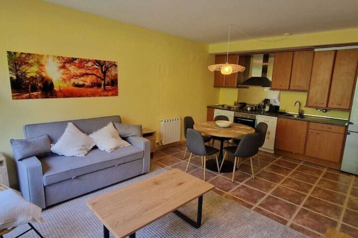 Room 4 of 17