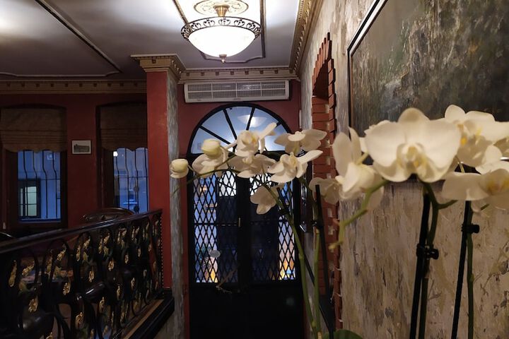 Guest Lobby