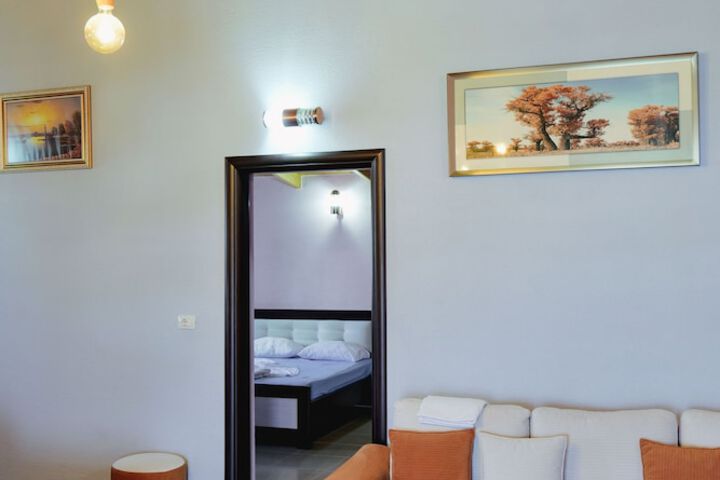 Room 47 of 68