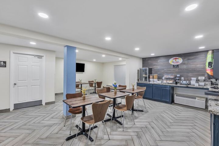 Breakfast/Coffee Service 28 of 31