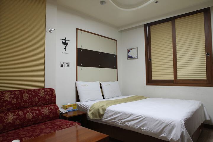 Room 14 of 35