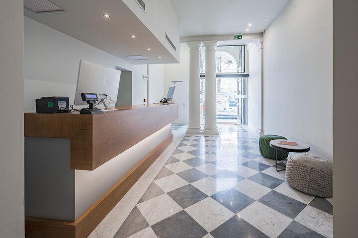 Entrance & Lobby