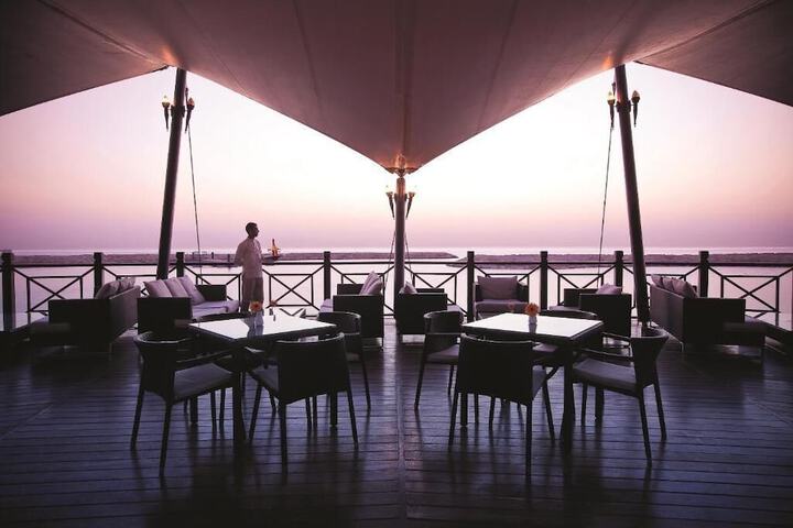 Dining 53 of 86