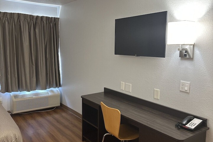 Room 44 of 123