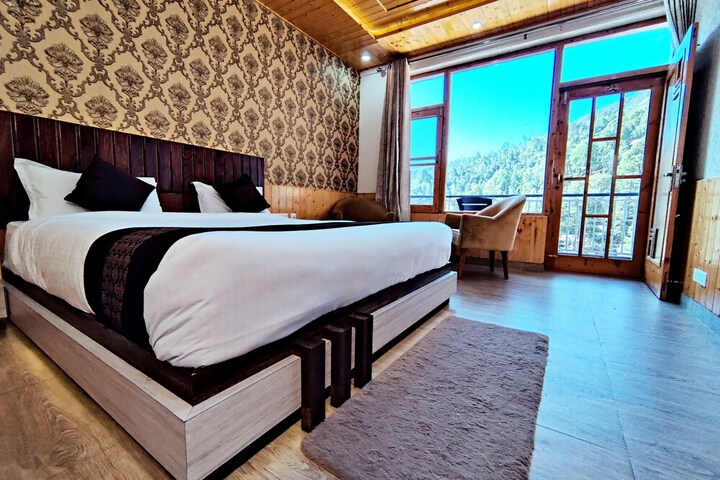 Room 4 of 28