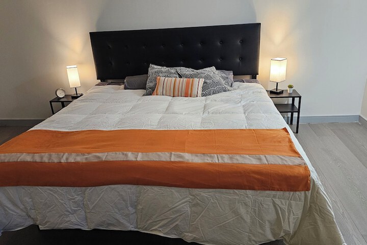 Room 13 of 37