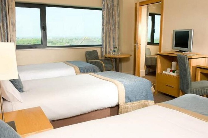 Room 10 of 40