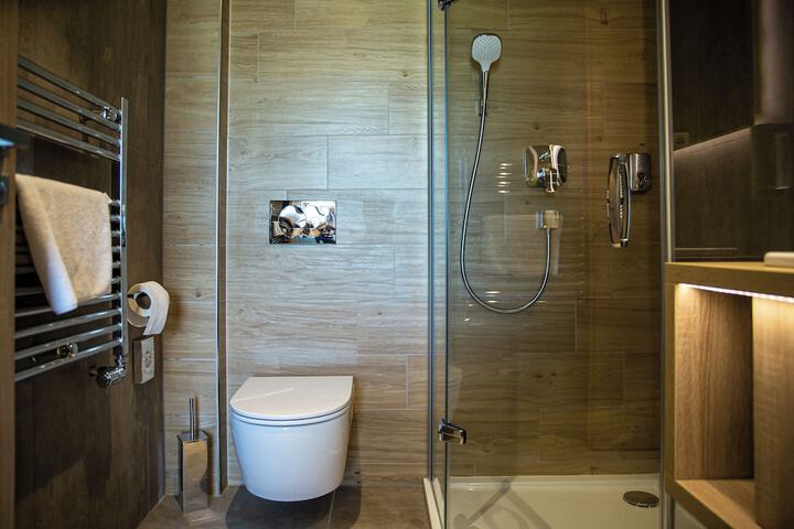 Room 15 of 30