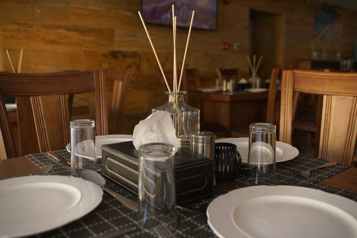 Dining 20 of 37