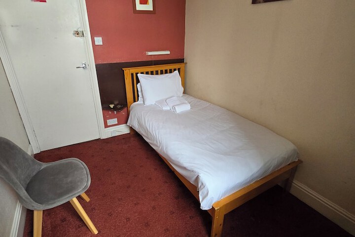 Room 21 of 74