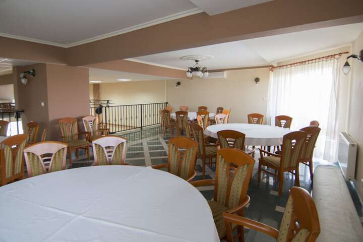 Ballroom/Hall 69 of 101