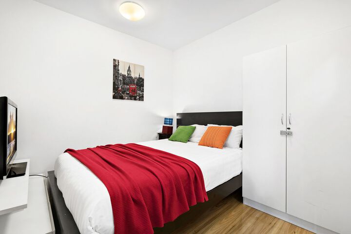 Room 5 of 14