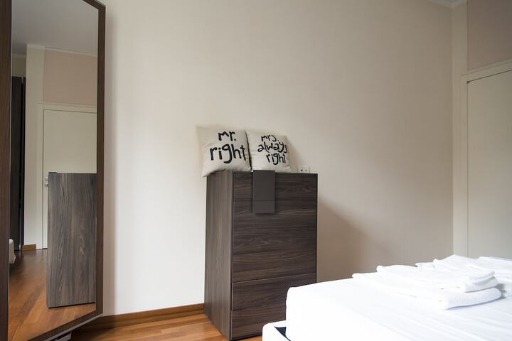 Room 5 of 35