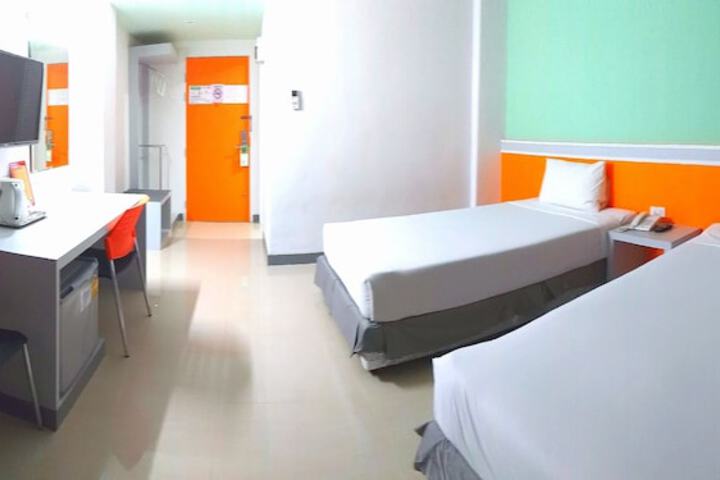 Room 4 of 37