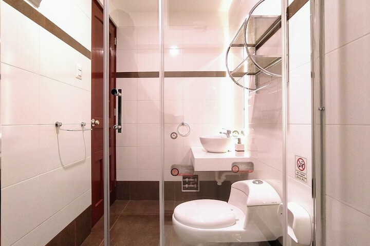 Room 49 of 75