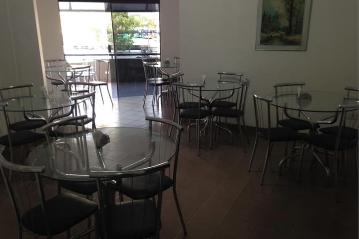 Dining 36 of 45