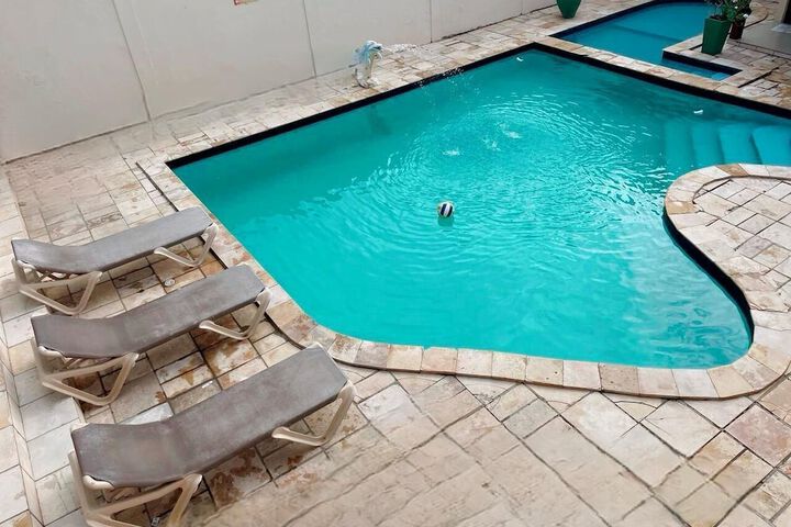 Pool Hotel