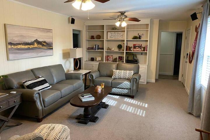 Photo of The Crimson - Game Day Rental