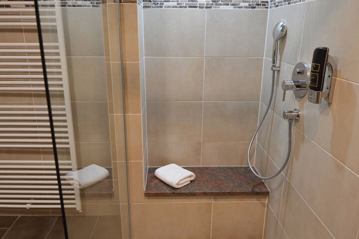Room 20 of 48