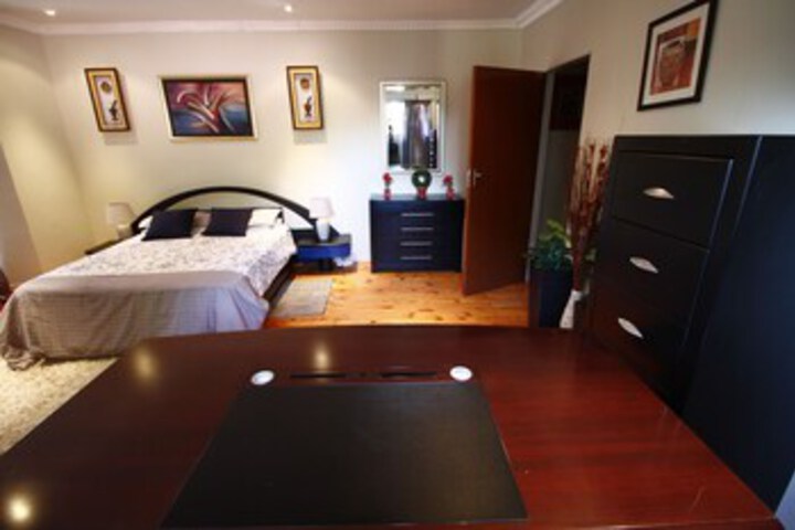 Room 27 of 40