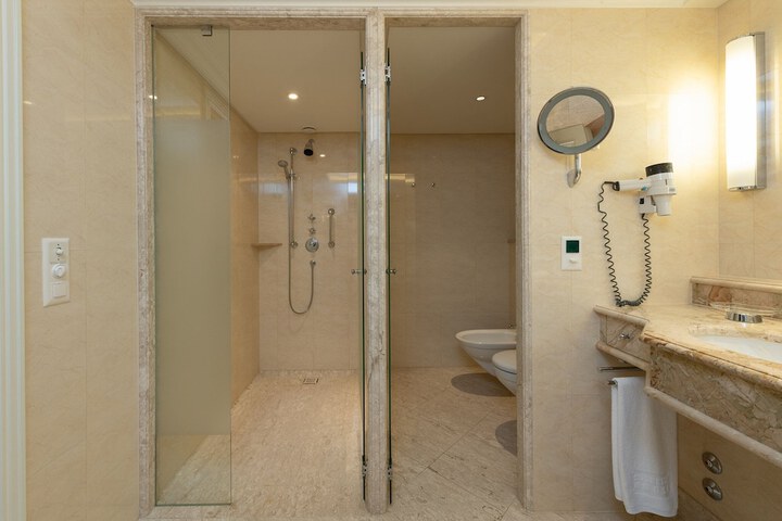 Hotel 211 of 233