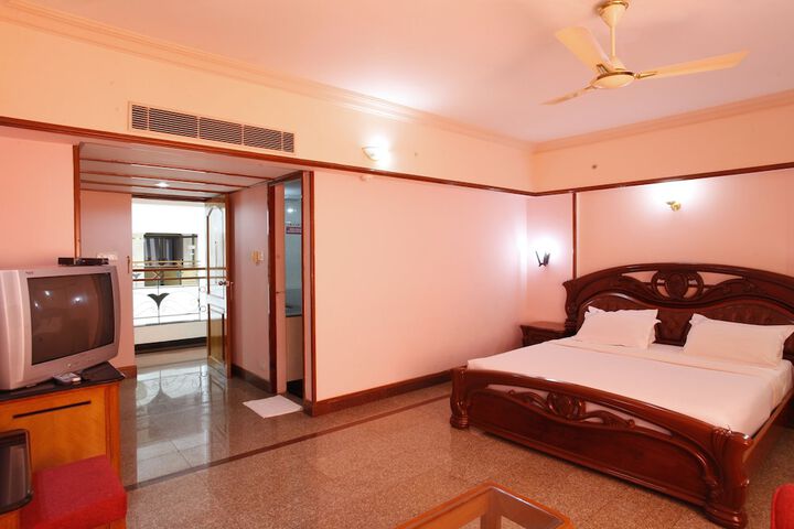 Room 6 of 30