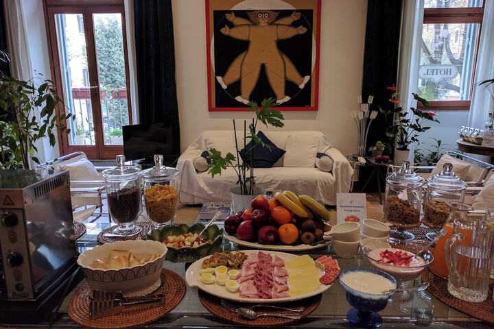 Dining 69 of 76