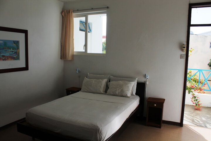 Room 9 of 83