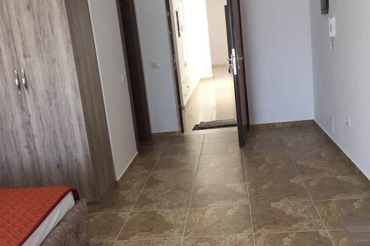 Room 8 of 25