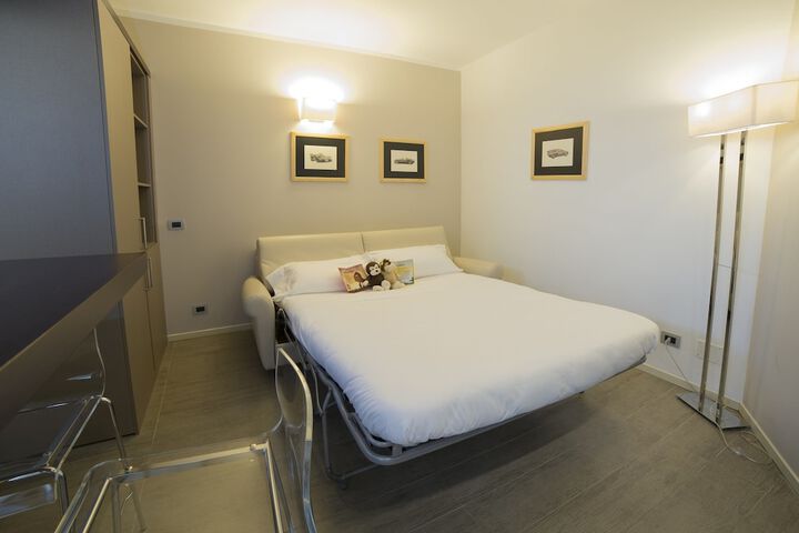 Room 43 of 100