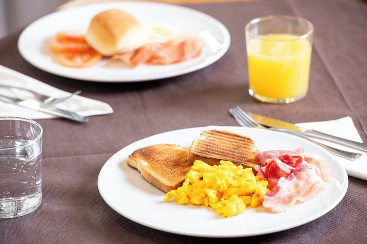 Breakfast/Coffee Service 23 of 35