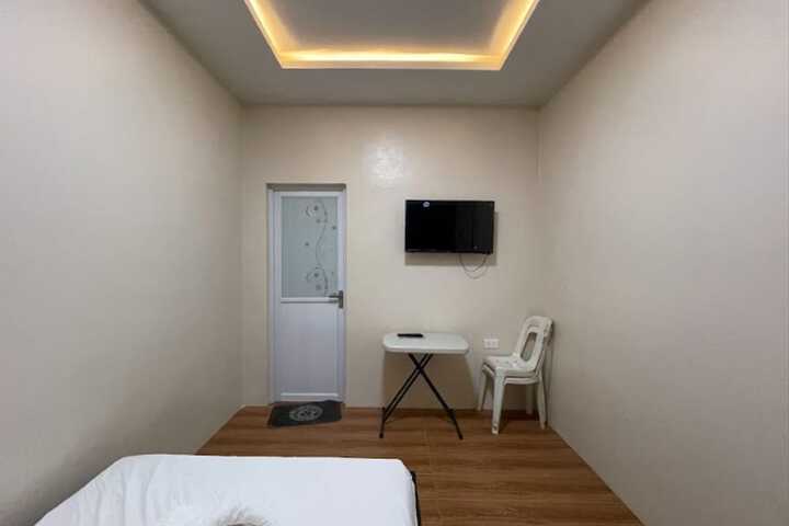 Room 7 of 63
