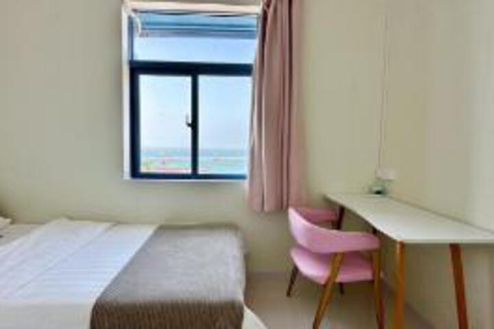 Room 4 of 5