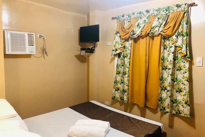 Room 6 of 27