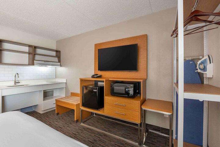 Room 25 of 56