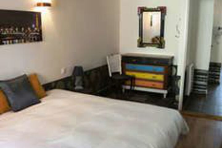 Room 32 of 73