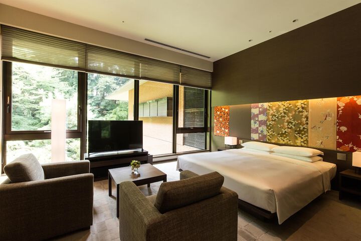 Room 30 of 108