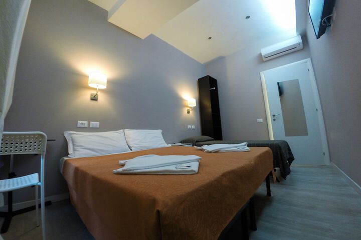 Room 7 of 17