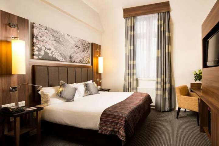 Room 7 of 36