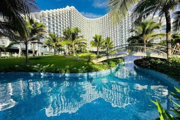 Arena Cam Ranh Beachfront Condotel