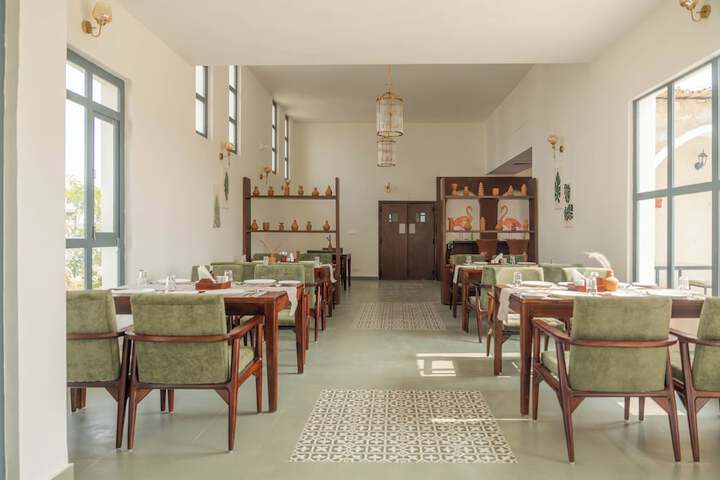 Dining 38 of 57