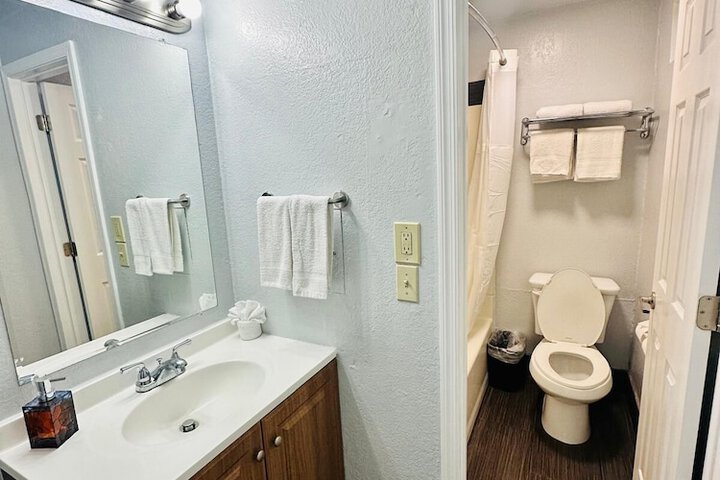 Room 33 of 35