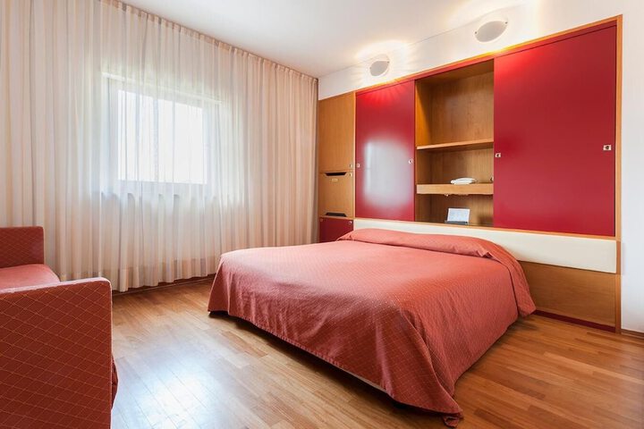 Room 15 of 55